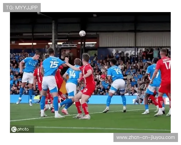 伯恩利与卢顿上演保级六分战，全场攻防转换节奏极快。